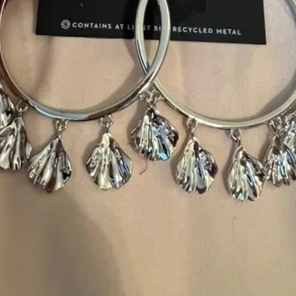 VERA WANG Contemporary Silver Leaf Charms Shaky Hoop Earrings**NEW! - Picture 3 of 4